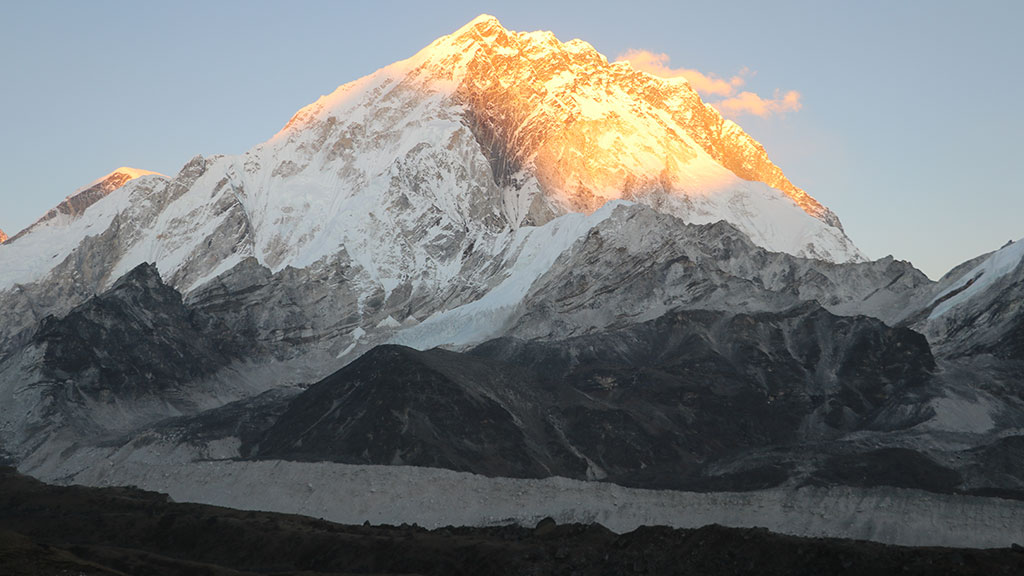 everest base camp trek in march