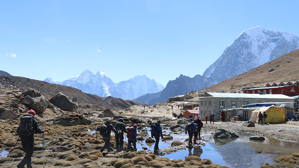 everest base camp trek in march