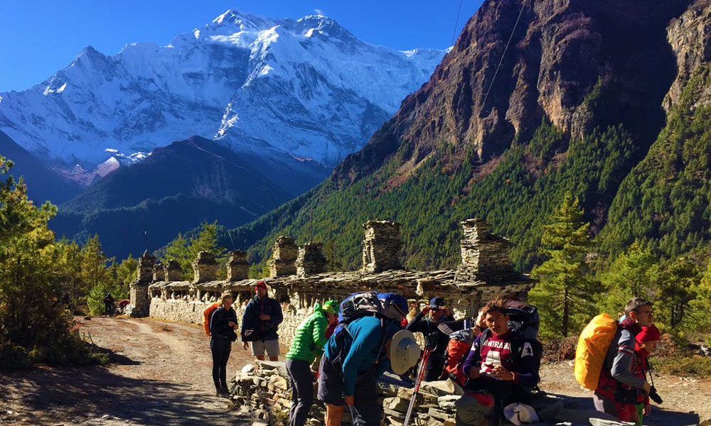 trekking in nepal best time of the year