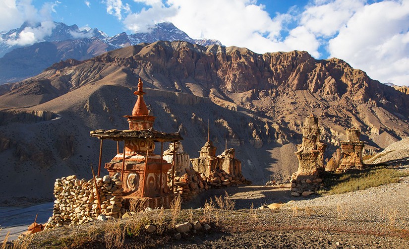 mustang village
