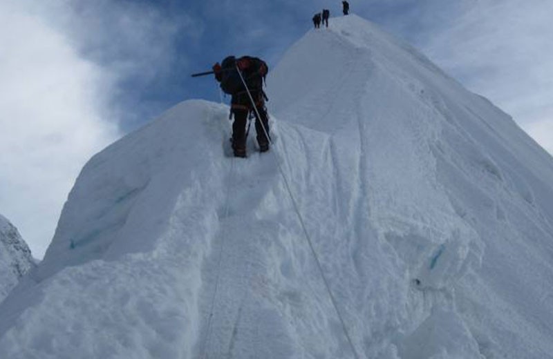 islan peak climbing